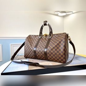 LV модель N41428, выпущенная в 1924 году, является предшественниц