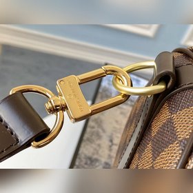 LV модель N41428, выпущенная в 1924 году, является предшественниц