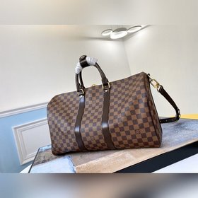LV модель N41428, выпущенная в 1924 году, является предшественниц