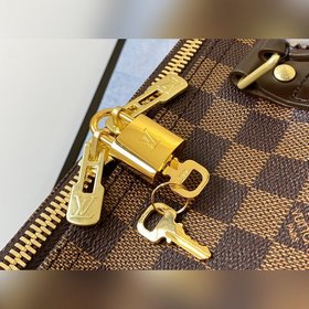 LV модель N41428, выпущенная в 1924 году, является предшественниц