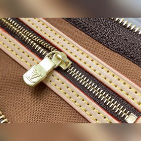 LV Модель M41108 Сумка Speedy Сумка Speedy отличается характерны