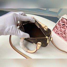 LV модель M61252 Панда 16 см, ограниченная серия в сотрудничестве