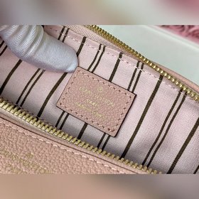 LV Модель M44069 Знаковые особенности дизайна Уникальная форма и 