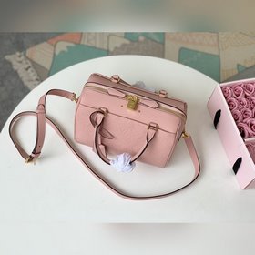 LV Модель M44069 Знаковые особенности дизайна Уникальная форма и 
