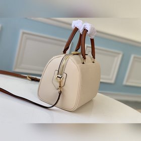 LV Модель M44736 Знаковые особенности дизайна Уникальная форма и 