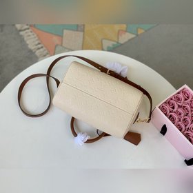 LV Модель M44736 Знаковые особенности дизайна Уникальная форма и 