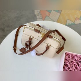 LV Модель M44736 Знаковые особенности дизайна Уникальная форма и 