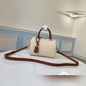 LV Модель M44736 Знаковые особенности дизайна Уникальная форма и 