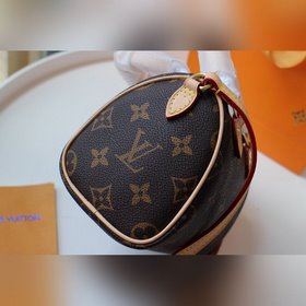 Подушка LV Размеры： 16,0 x 12,5 x 10,0 см (Длина x Высота x Шири