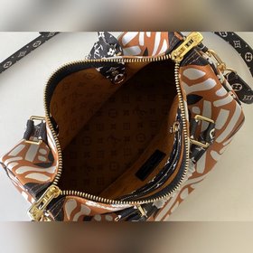 LV Модель： M56588 В рамках капсульной коллекции Crafty представл