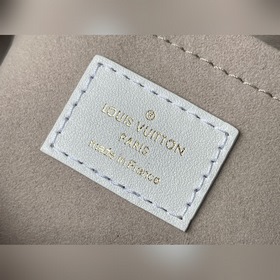 LV Артикул： M20751  Сумка 20 Эта сумка 20 из серии Match являе