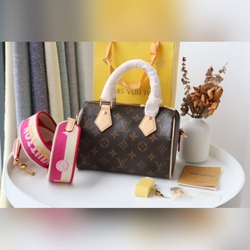 LV Артикул： M41114 Розовый Новая модель подушки-сумки из коллек