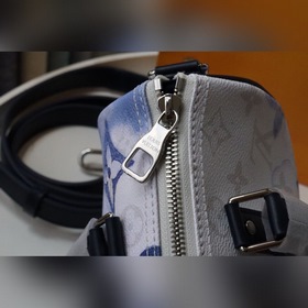 LV 【Keepall XS】 Артикул： M45761 Белый Эта сумка с акварельными 