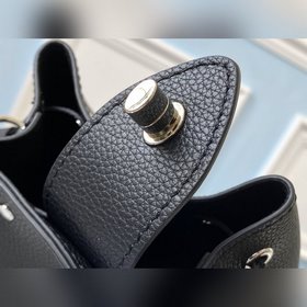 LV Модель M68709 Черная сумка Nano Lockme Bucket Изготовлена из м