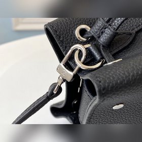 LV Модель M68709 Черная сумка Nano Lockme Bucket Изготовлена из м