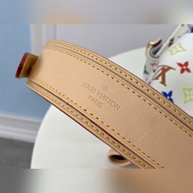LV Классическая модель M42229 белого цвета Эта сумка с завязкамиз