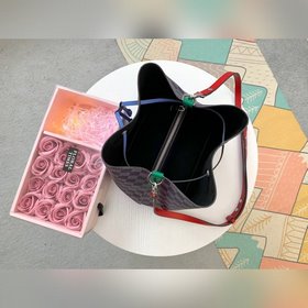 Louis Vuitton, модель M44022, сумка-ведро синей сеткой Созданная 