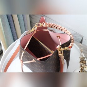 Сумка LV NéoNoé, модель n40344N44021 Сумка NéoNoé возвращается в 