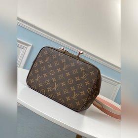 Сумка LV NéoNoé, модель n40344N44021 Сумка NéoNoé возвращается в 