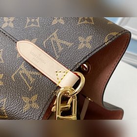 Сумка LV NéoNoé, модель n40344N44021 Сумка NéoNoé возвращается в 