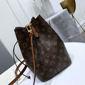 Сумка LV NEONOE, модель M44020 История серии Noé началась в 1932