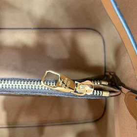 Сумка LV NEONOE, модель M44020 История серии Noé началась в 1932