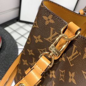 Сумка LV NEONOE, модель M44020 История серии Noé началась в 1932 