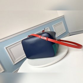 LV Модель M54366 Зелено-синяя сумка LOCKME BUCKET Дизайн этой мод