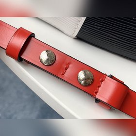 LV Модель M54366 Черно-белая сумка LOCKME BUCKET Дизайн этой модн
