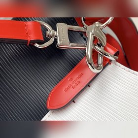 LV Модель M54366 Черно-белая сумка LOCKME BUCKET Дизайн этой модн