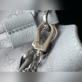 LV Модель： M20507 Сумка-бакет из перфорированной кожи с отделкой