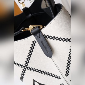 LV Артикул： M46023 Молочно-белая мини-сумка-бакет из кожи Эта с