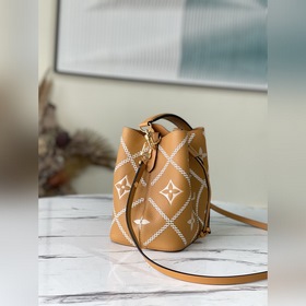 LV Артикул： M46029 Коричневая мини-сумка-бакет из кожи Эта сумк