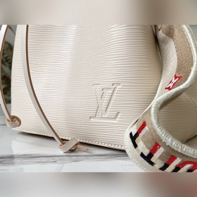 LV Модель： M57693 Бежевый NéoNoé BB Сумка-бакет С новым широким