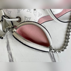 LV Артикул： M57855 Сумка Bella из перфорированной кожи Monogram