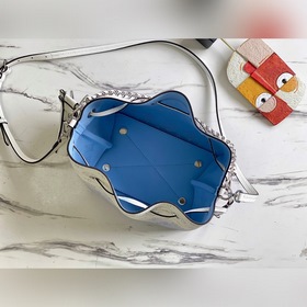 LV Артикул： M57856 Сумка Bella из перфорированной кожи Monogram