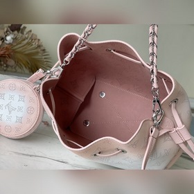 LV Артикул： M59939  Сумка Bella выполнена из перфорированной ко