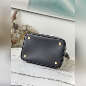 LV Артикул： M69721 Новейшая сумка Noé из коллекции Louvre на осе