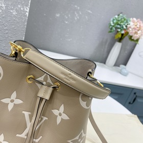 LV Артикул： M45555  NéoNoé Средняя сумка-бакет Буквы и цветочны