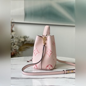 LV Артикул： M45716 Румяна NéoNoé BB Кожа Monogram Empreinte с па