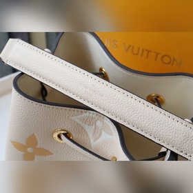 LV Артикул： M45716 Ванильный желтый  NéoNoé BB сумка-бакет Кожа