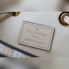 LV Артикул： M45716 Ванильный желтый  NéoNoé BB сумка-бакет Кожа