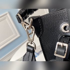 LV Модель M55800 Черная сумка-бакет Muria из перфорированной теля