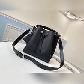 LV Модель M55800 Черная сумка-бакет Muria из перфорированной теля