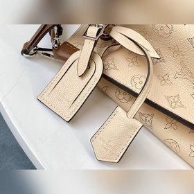 LV модель M55801 Молочно-белая сумка-бакет Muria из перфорированн