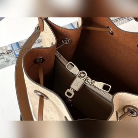 LV модель M55801 Молочно-белая сумка-бакет Muria из перфорированн