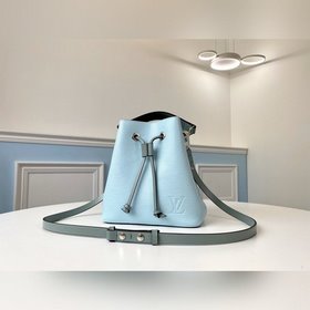 Сумка LV модели M56212 NéoNoé BB продолжает классический дизайн с