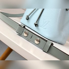 Сумка LV модели M56212 NéoNoé BB продолжает классический дизайн с