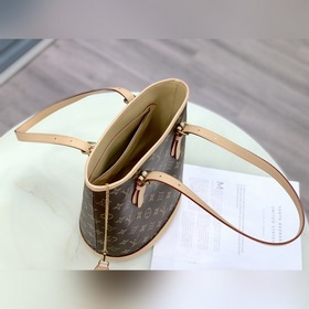 LV подержанная сумка-ведро Модель： M42238 Изготовлена из мягкой т