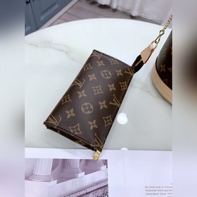 LV подержанная сумка-ведро Модель： M42238 Изготовлена из мягкой т